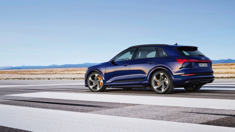 Audi e-tron S quattro Carro Elétrico Azul Vista Exterior