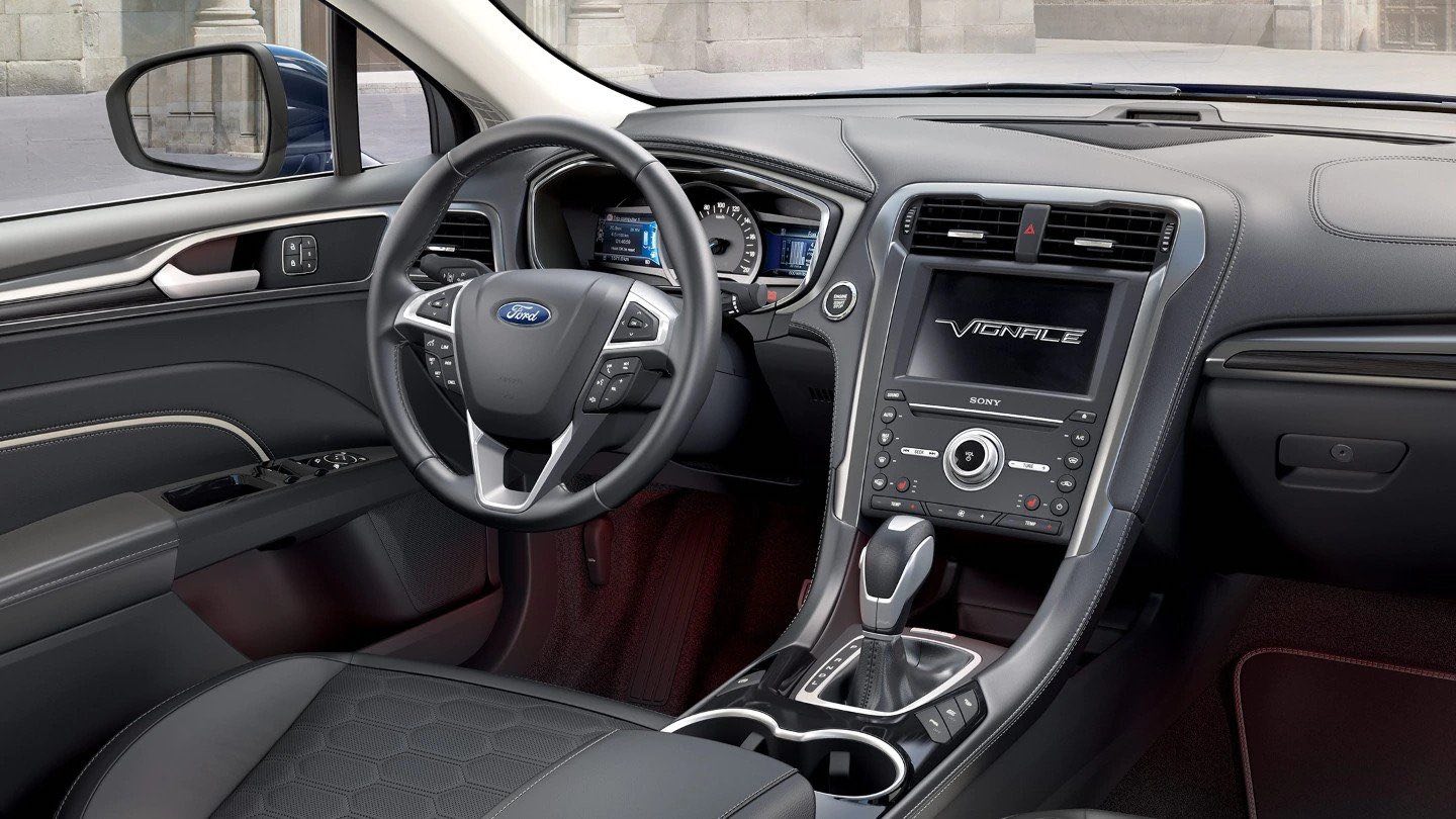 Ford Mondeo Electric Hybrid Carro Híbrido Vista Interior